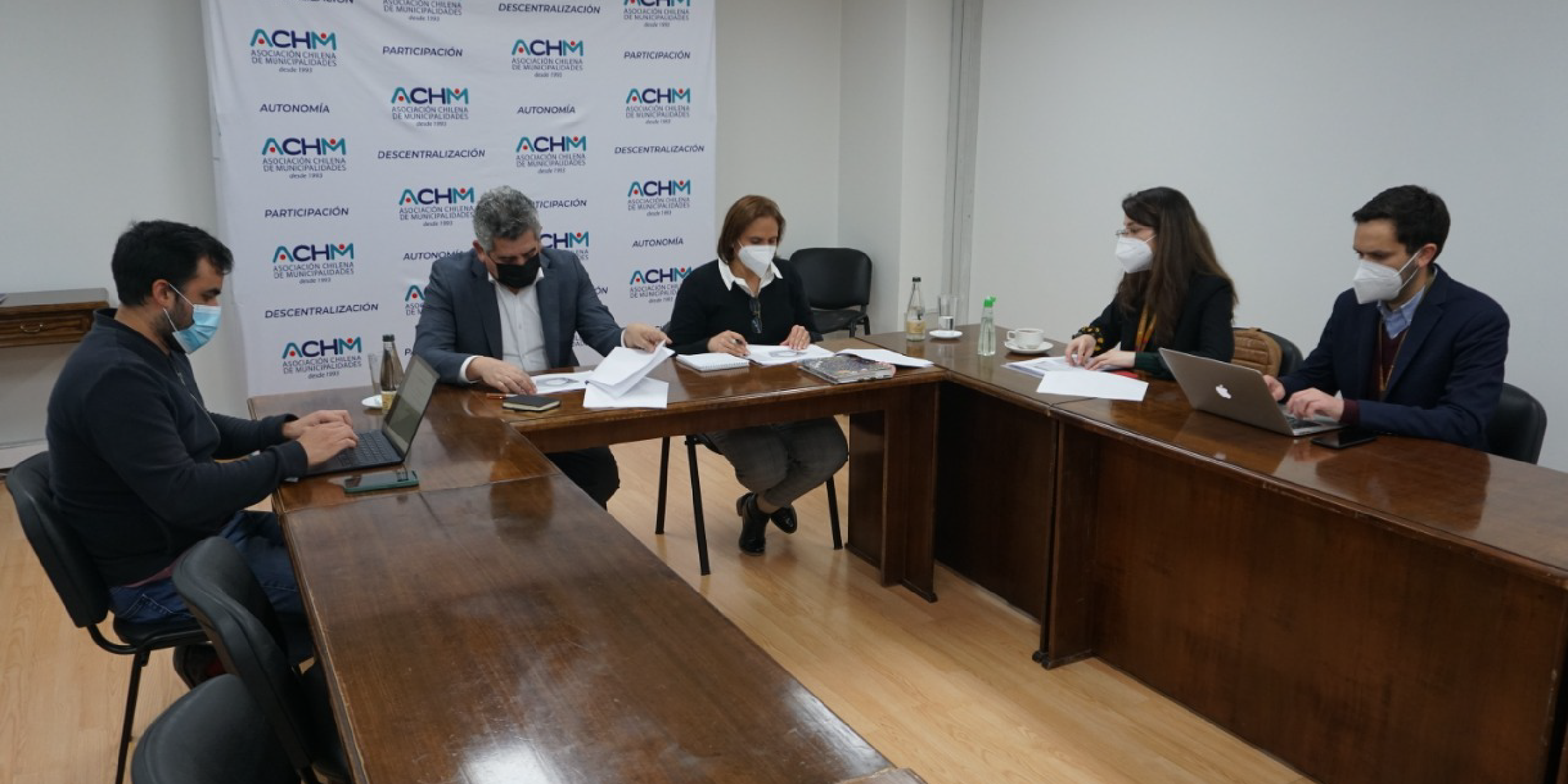 Comisión se  reúne con Asociación Chilena de Municipalidades para presentar lineamientos  de la Estrategia Nacional de Integridad Pública