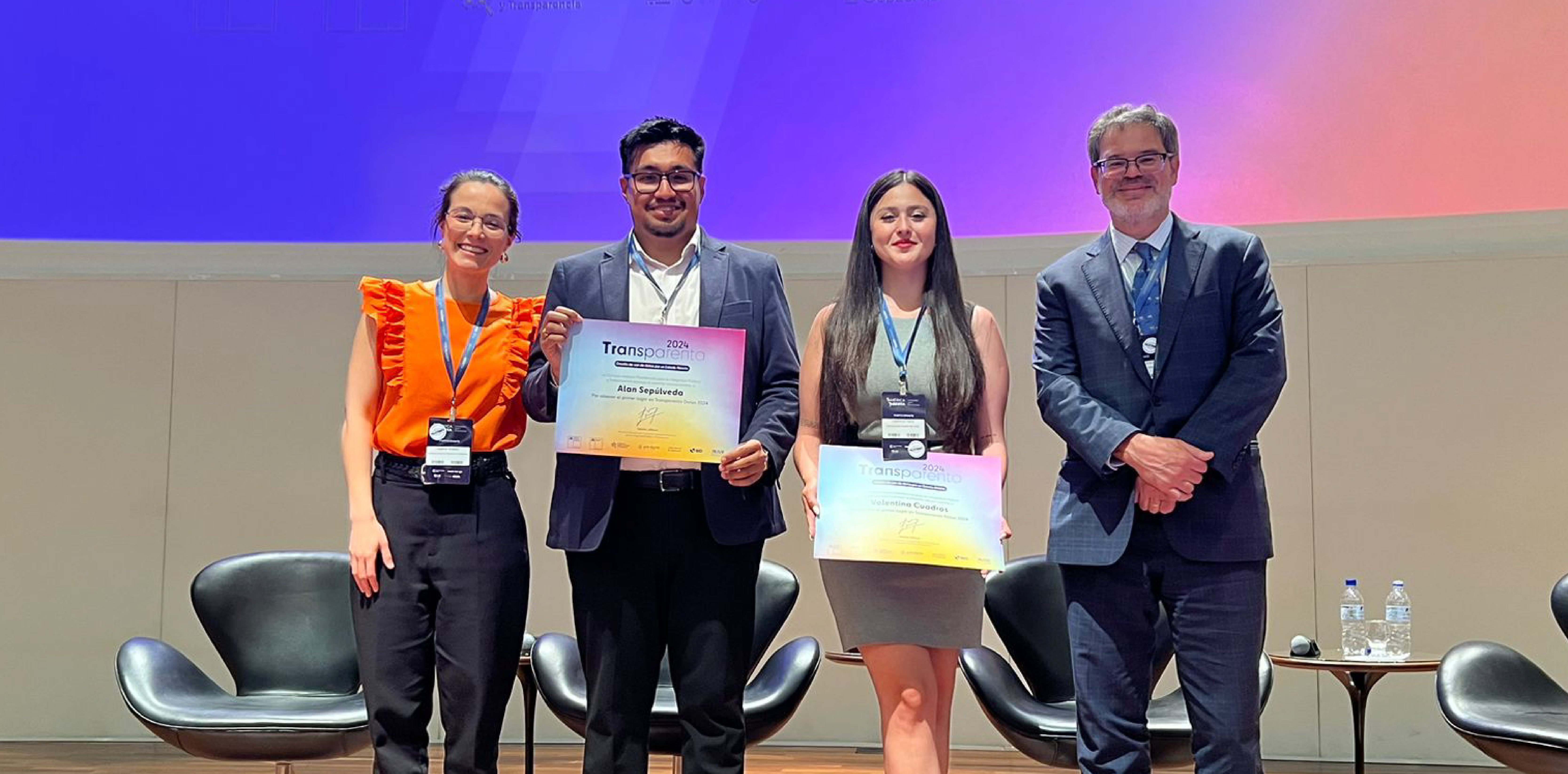 Equipo ganador de Transparenta 2024 premiado en América Abierta